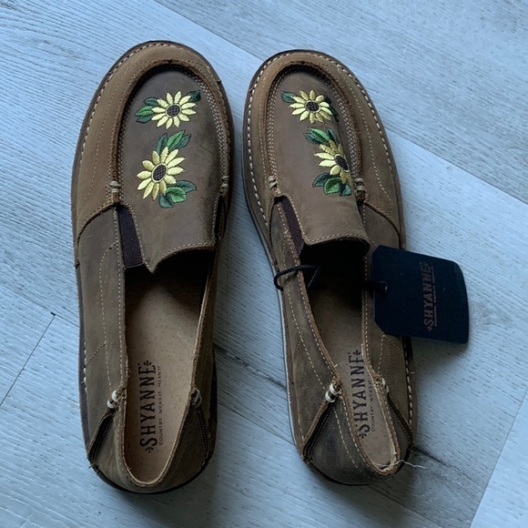NWT Shyanne Women’s Sunflower Slip On mic toe brown yellow‎ leather casual sz 11 - Picture 1 of 10